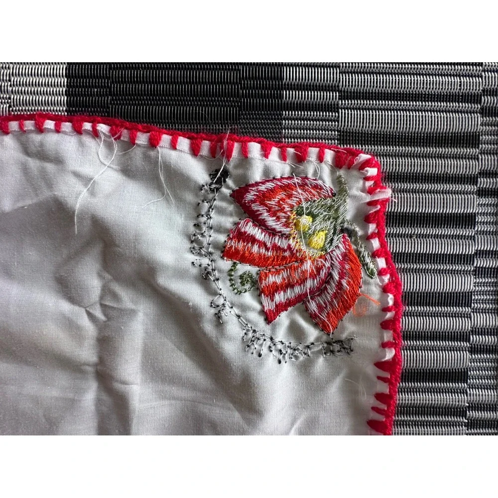 Unbranded Handkerchief Unisex OS White Red Floral Cotton Blend Crochet Trim‎